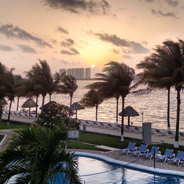 1505-PL-Cancun-Coral_Mar-Sunrise/