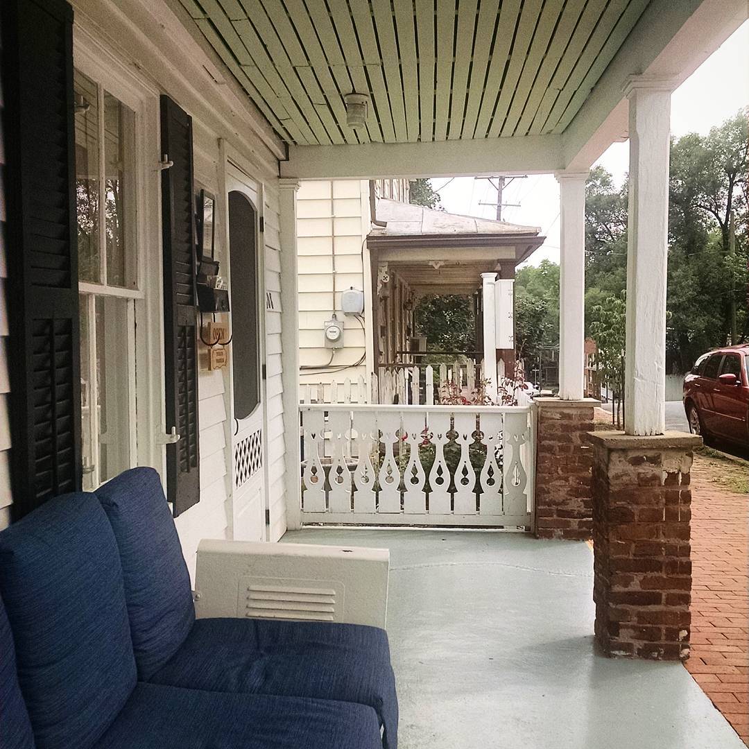 1507-PL-Winchester-Patsy_Cline_House_Front_Porch/