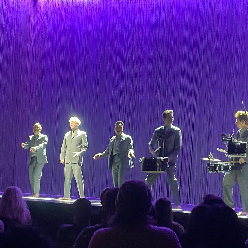 A review of the David Byrne live show, American Utopia